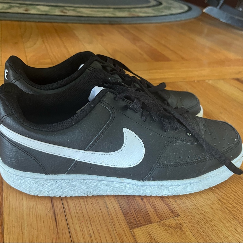 Nike court side